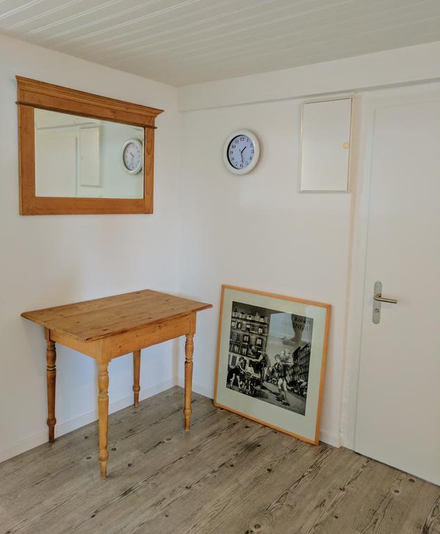 Rooms-Zimmer Neuhausen Am Rheinfall Bagian luar foto