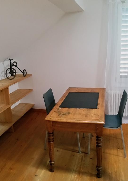 Rooms-Zimmer Neuhausen Am Rheinfall Bagian luar foto