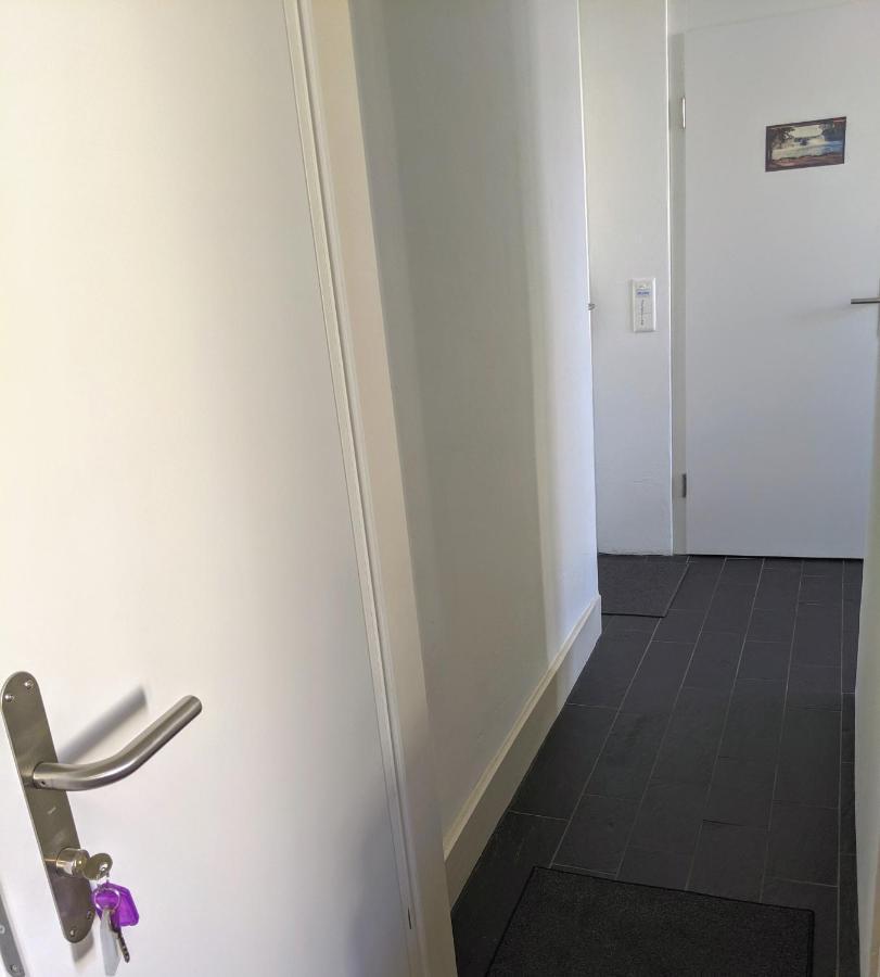 Rooms-Zimmer Neuhausen Am Rheinfall Bagian luar foto