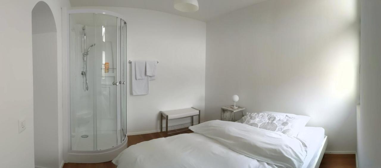 Rooms-Zimmer Neuhausen Am Rheinfall Bagian luar foto